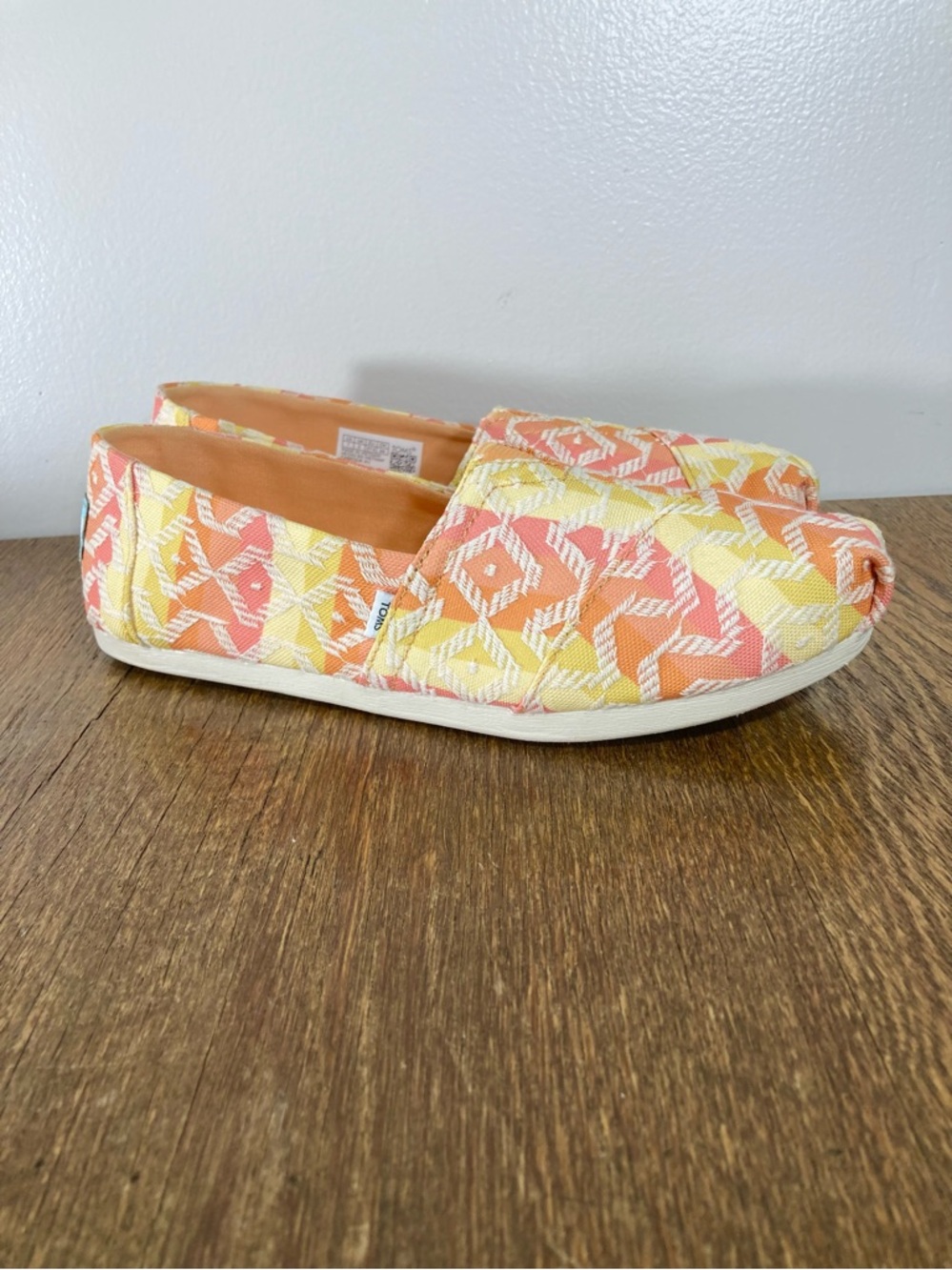 Toms Classic Slip On Alpargata Women’s Size 7 Multi Stripe
